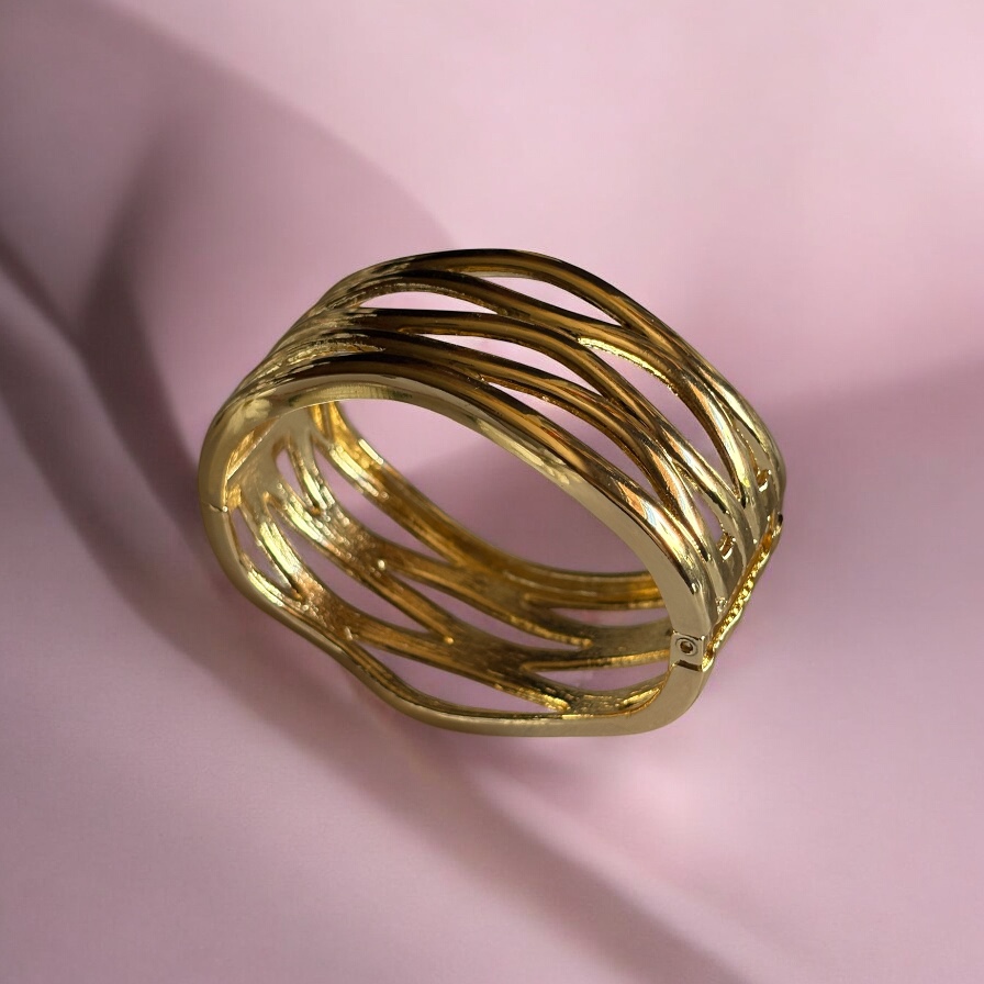 The Zephyr Cuff
